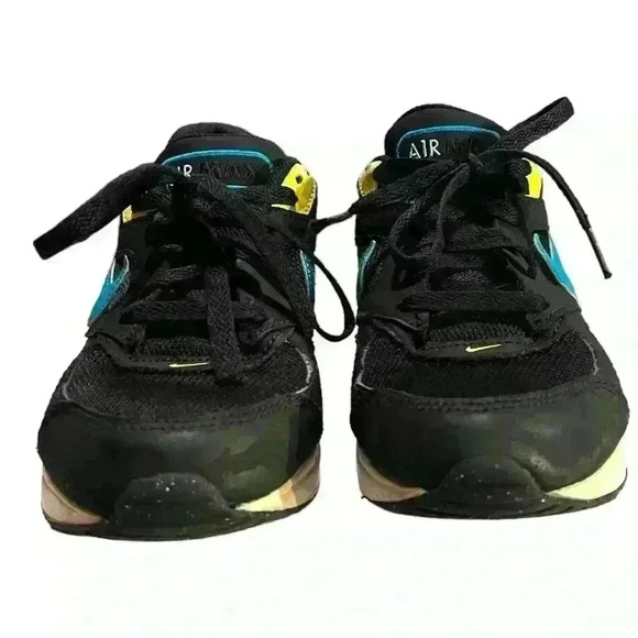 Nike Air Max  Size 4Y. Pre Owned in very good condition - Picture 6 of 8